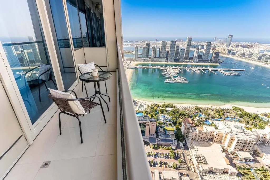 A balcony overlooking the sea and Dubai Harbour near Marina